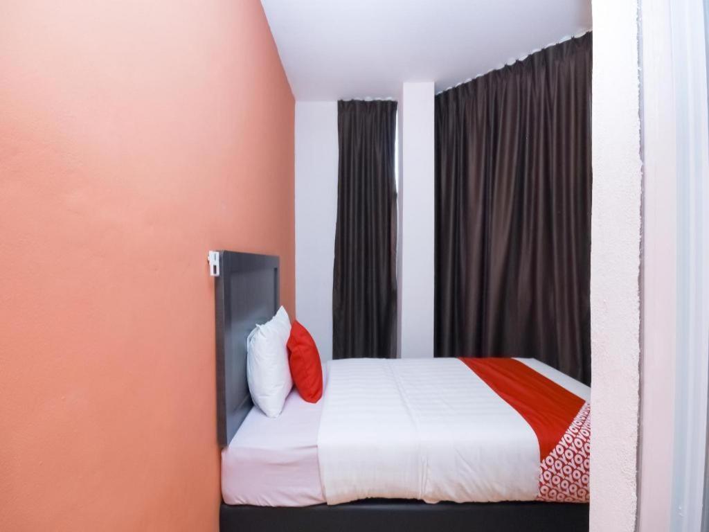 Oyo 1111 Harmony Stay Miri Buitenkant foto