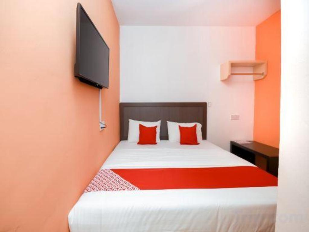 Oyo 1111 Harmony Stay Miri Buitenkant foto
