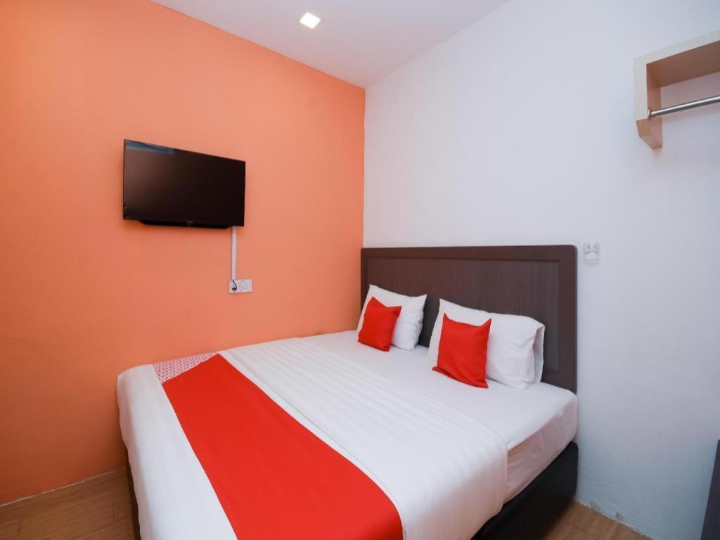Oyo 1111 Harmony Stay Miri Buitenkant foto