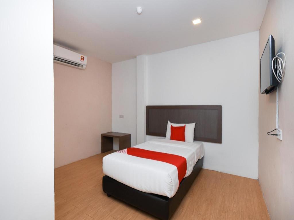 Oyo 1111 Harmony Stay Miri Buitenkant foto