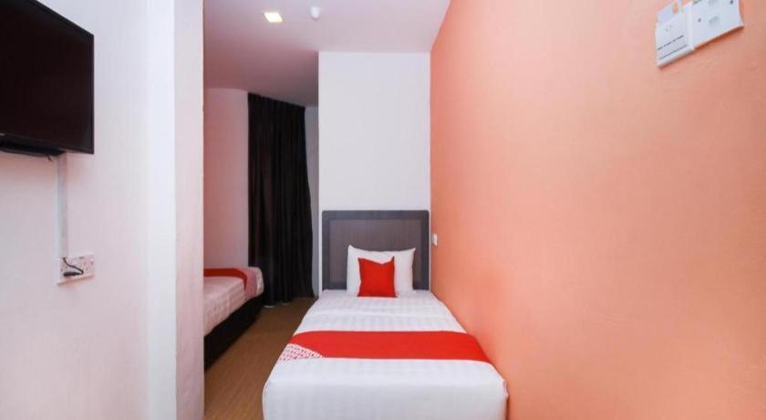 Oyo 1111 Harmony Stay Miri Buitenkant foto