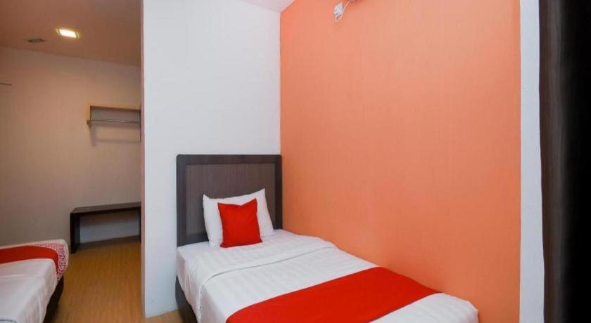 Oyo 1111 Harmony Stay Miri Buitenkant foto