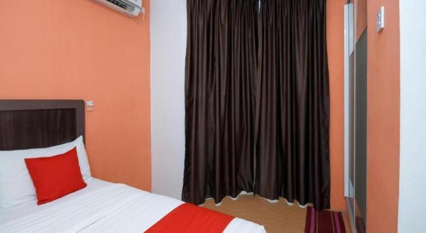 Oyo 1111 Harmony Stay Miri Buitenkant foto